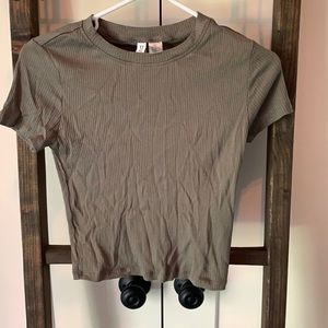 NWT H&M ribbed crop tee